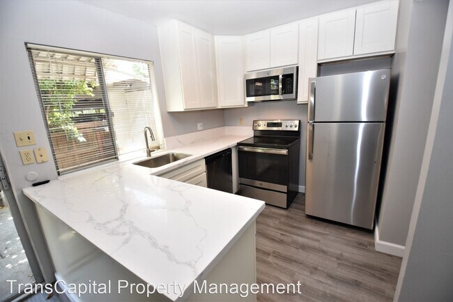 Foto del edificio - 8867 Salmon Falls Dr