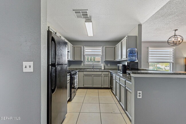 Building Photo - 12340 Tierra Humeda Dr