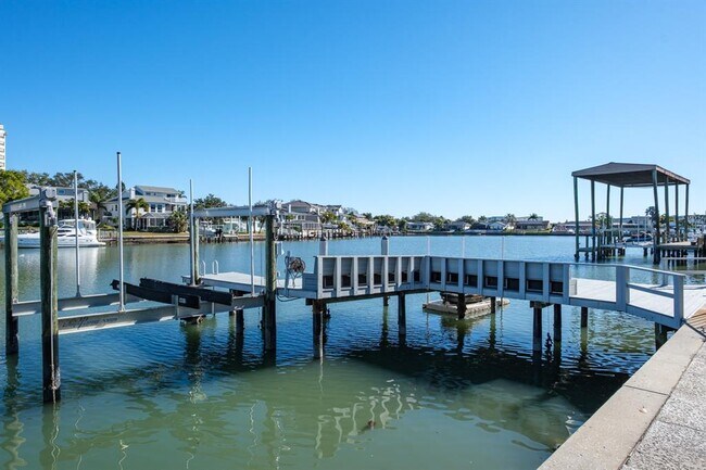 Foto del edificio - 5949 Seabird Dr S