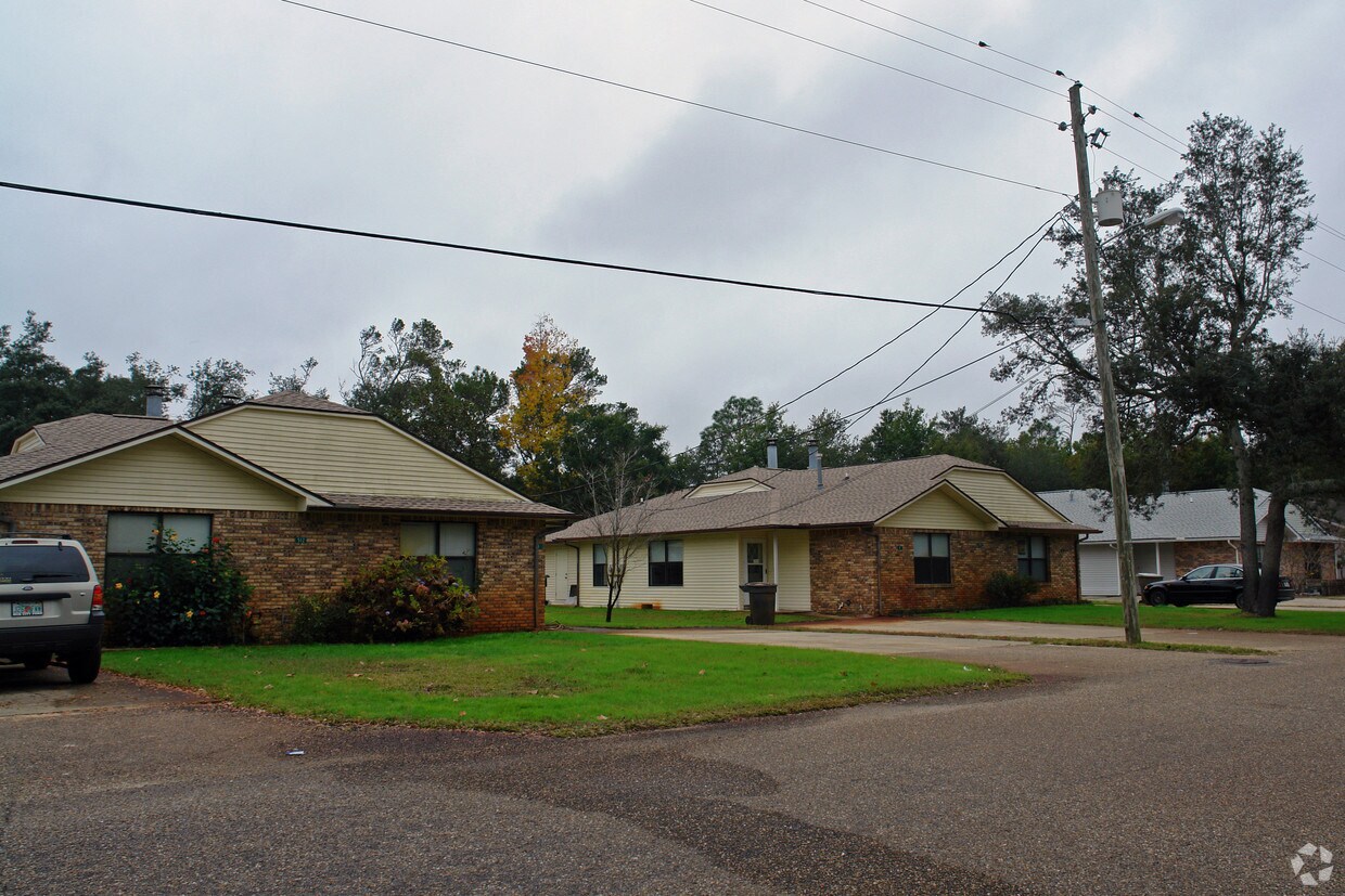 Primary Photo - 512 Mcfarland Ave