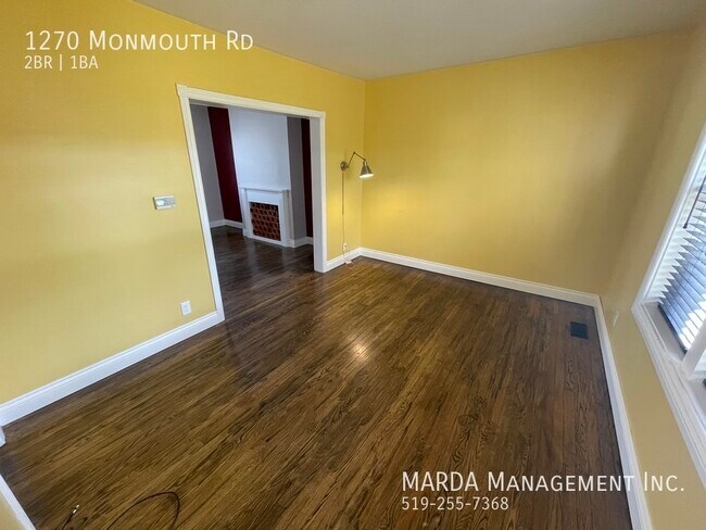Photo du bâtiment - COZY & SPACIOUS 2 BED / 1 BATH UNIT IN WAL...