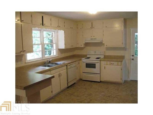 Building Photo - 2232 Warren Dr SW
