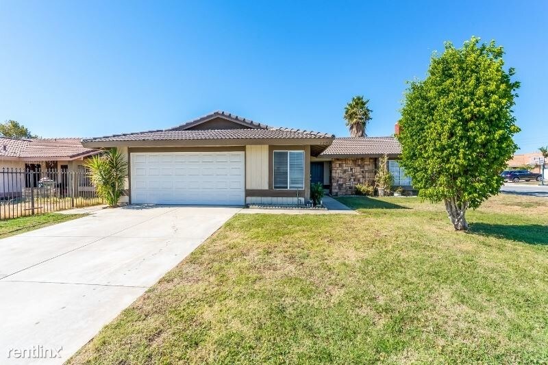 Primary Photo - 3 br, 2 bath House - 3201 Florine Ave