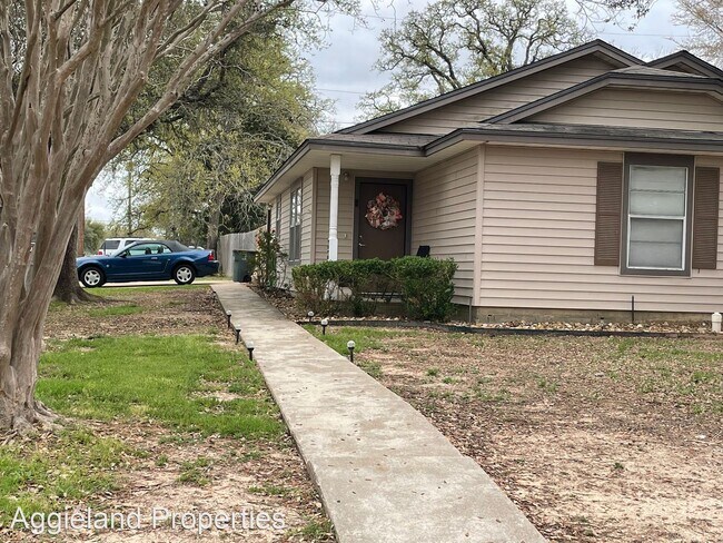 Foto del edificio - 3 br, 1.5 bath House - 3320 Judythe Ct