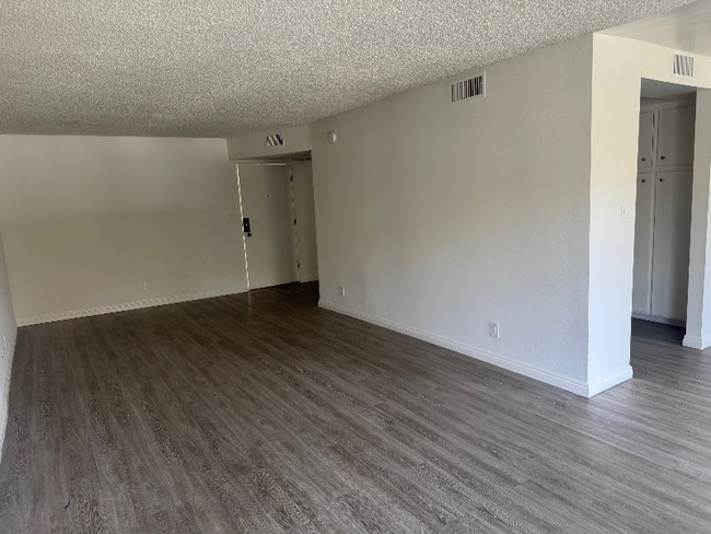 Photo - 4730 Natick Ave (Los Angeles, CA) Apartment