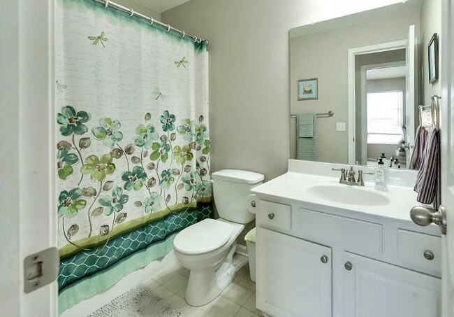 Foto del edificio - 3 Bedroom, 2 Bathroom in the Millard Schoo...