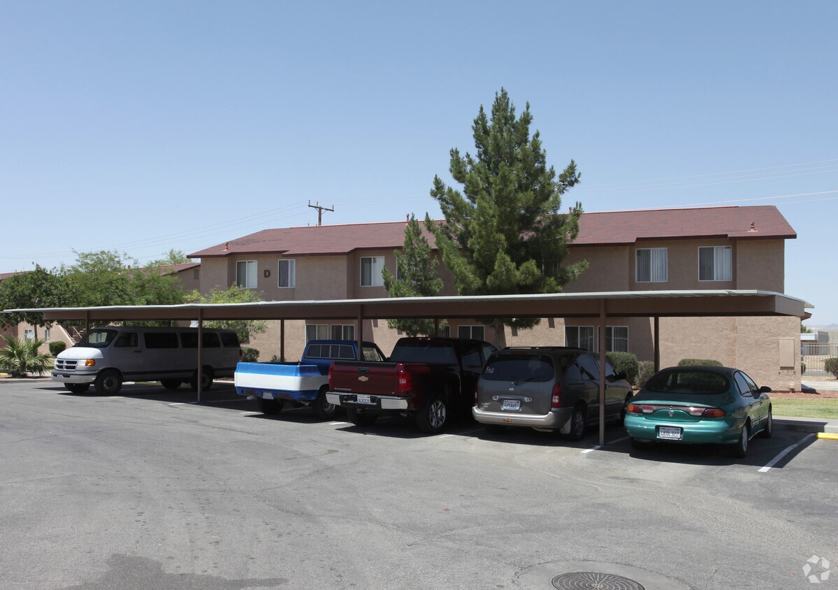 Foto del edificio - The Quail Place Apartment Homes