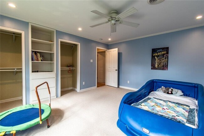 Foto del edificio - 301 Williamson Pl