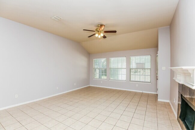 Foto del edificio - 1100 Hillwood Dr