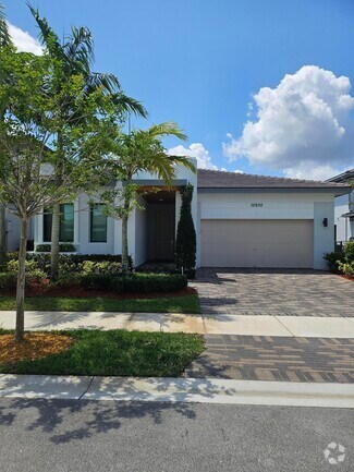 Building Photo - 10930 Windward St