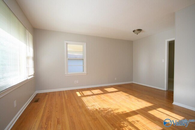Foto del edificio - 407 Warner St NW