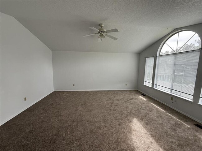 Foto del edificio - 16055 SW Theresa Ct