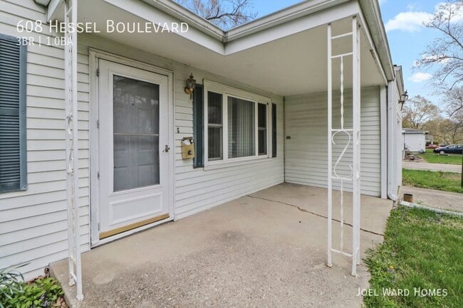 Building Photo - Charming Home Steps from Hessel Park
