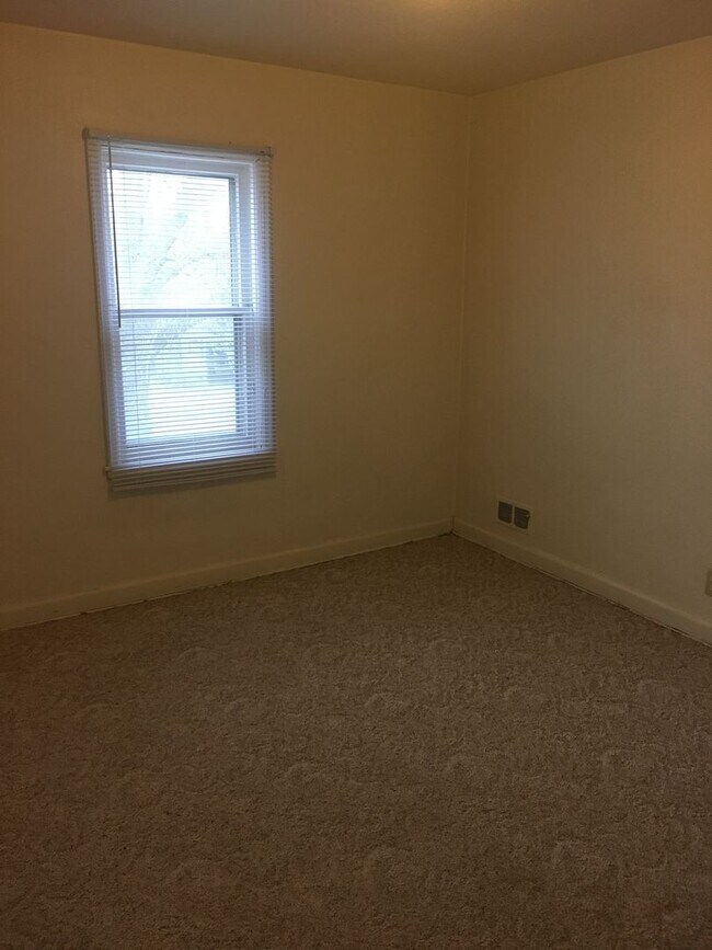 Foto del edificio - 300 1st Ave SW