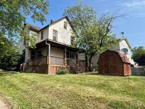 Building Photo - 914 N 12th Ave E