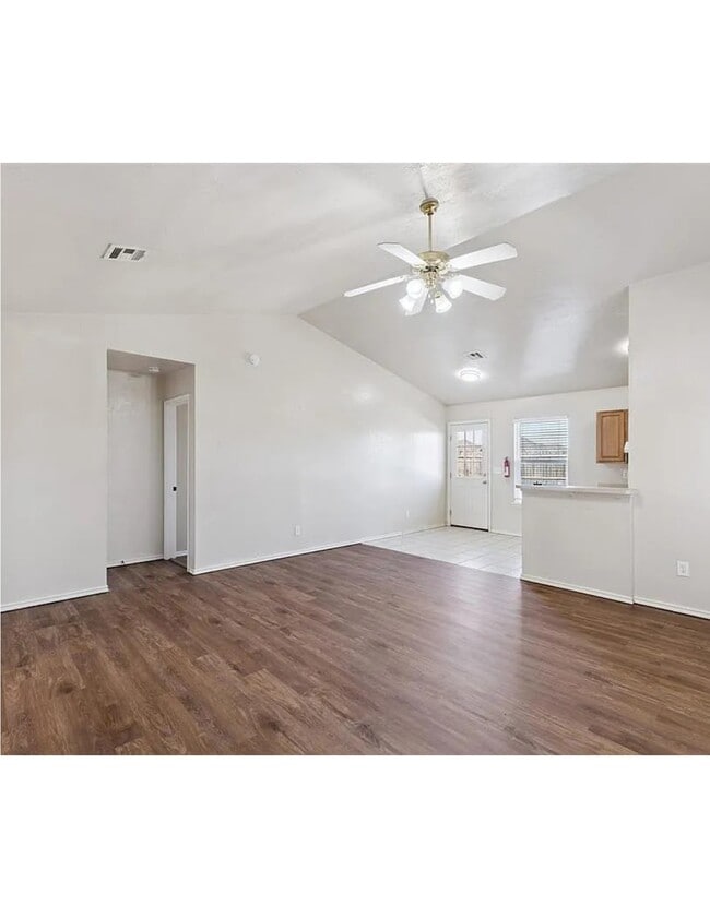 Building Photo - 602 Welston Cir