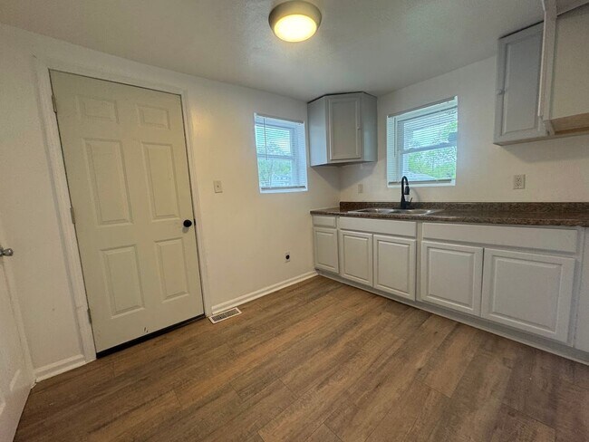 Building Photo - 3114 Tubman Ave