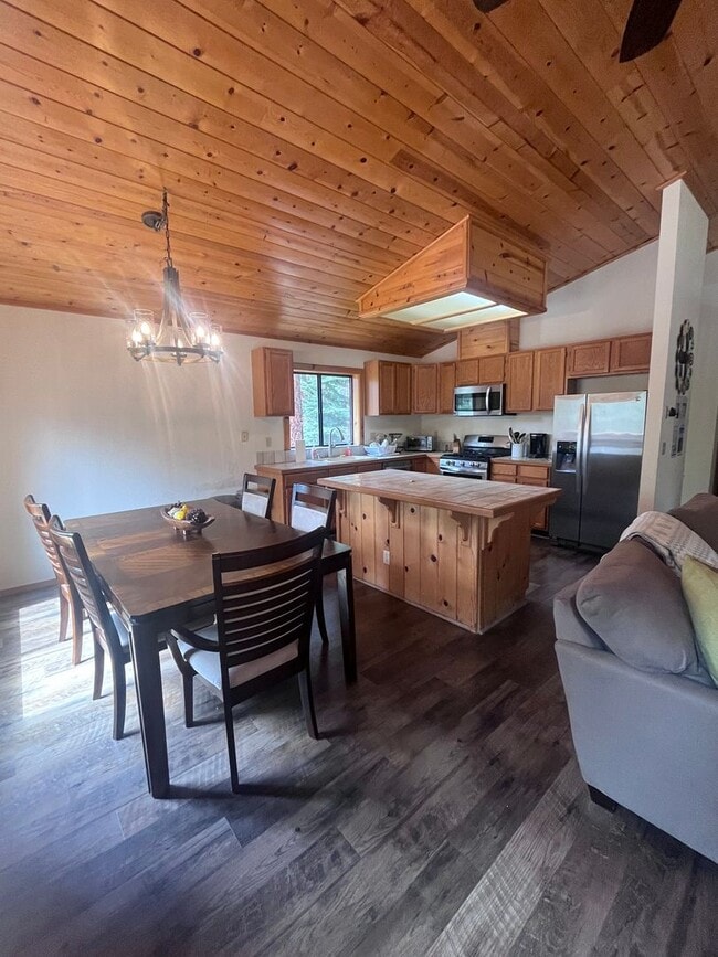 Foto del edificio - Long Term Lease in Tahoe Donner Available ...