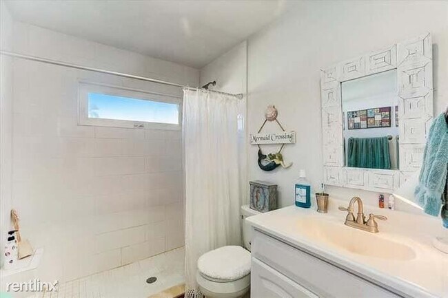 Building Photo - 2 br, 2 bath House - 3264 Gifford Ln #108 ...