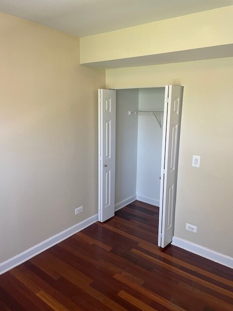 Building Photo - 2321 N Oak Park Ave