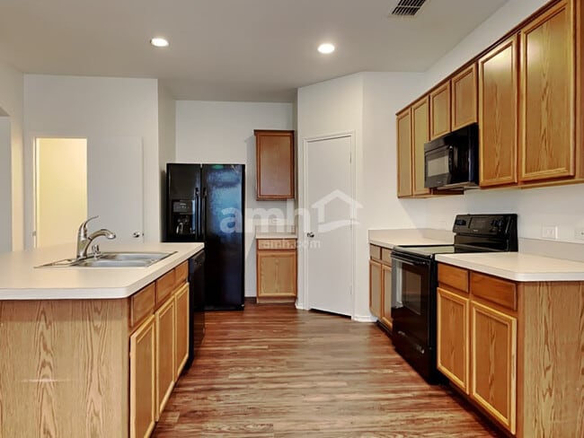 Foto del edificio - 1140 Jamie Dr