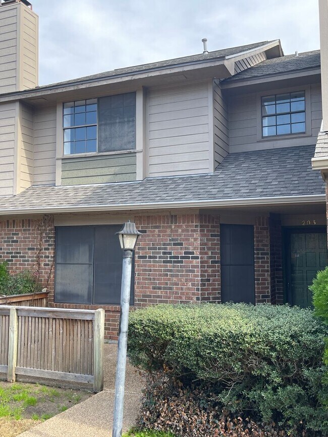 Foto del edificio - College Station 3 bedroom - 2.5 bath townh...