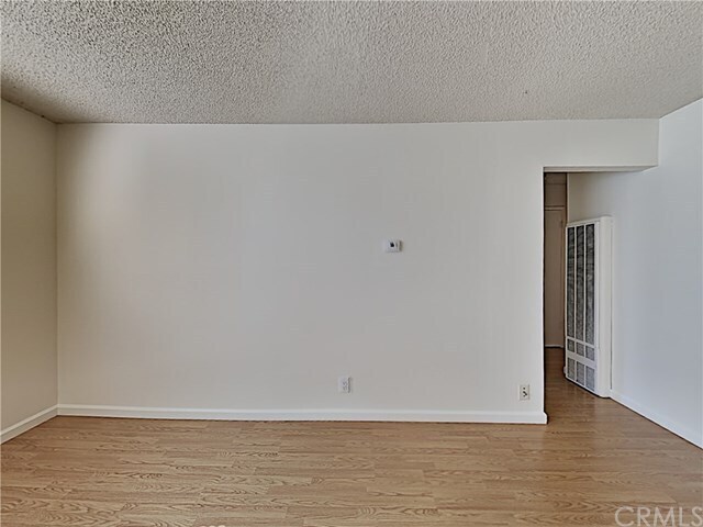 Building Photo - 870 Burbank Dr