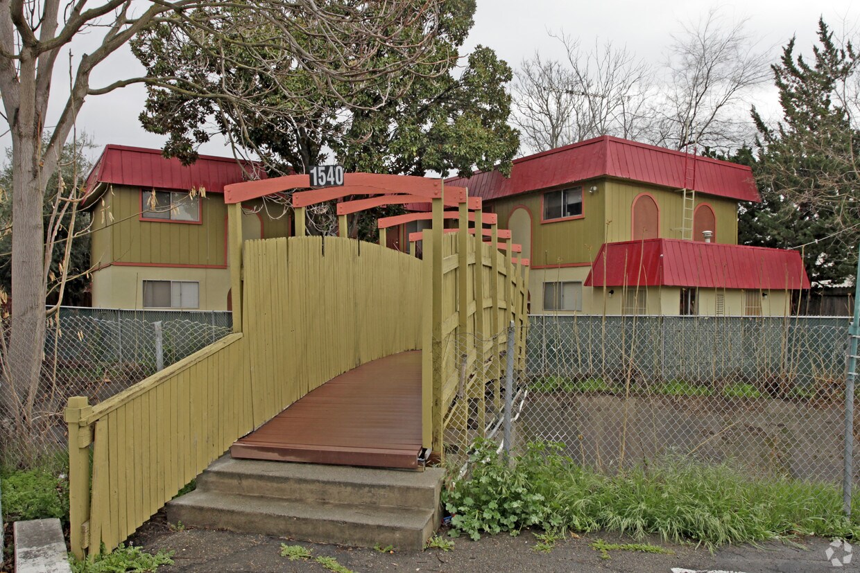 Primary Photo - 1540 Hesket Way