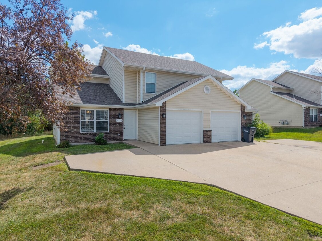 Foto principal - 5716-5718 Canaveral Drive