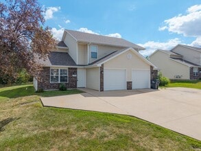 Building Photo - 5716-5718-5718 Canaveral Dr