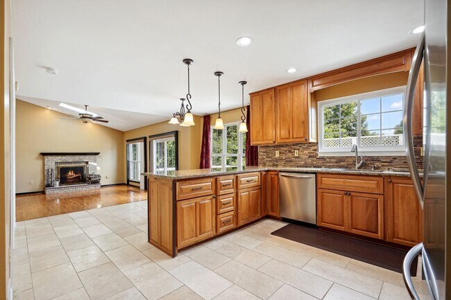 Foto del edificio - 5406 Lomax Way