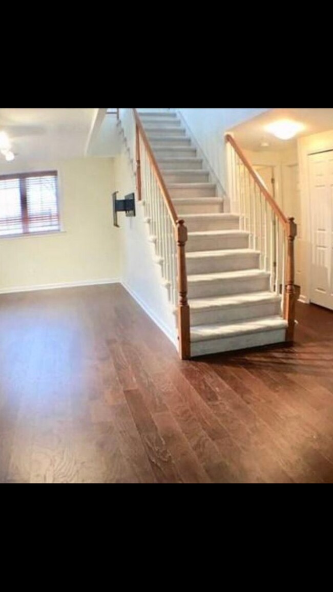 Building Photo - 200 Dey St