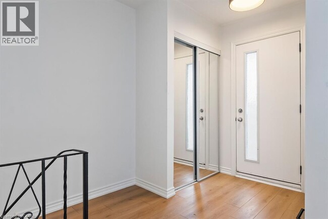 Building Photo - 250 Montmorency Dr