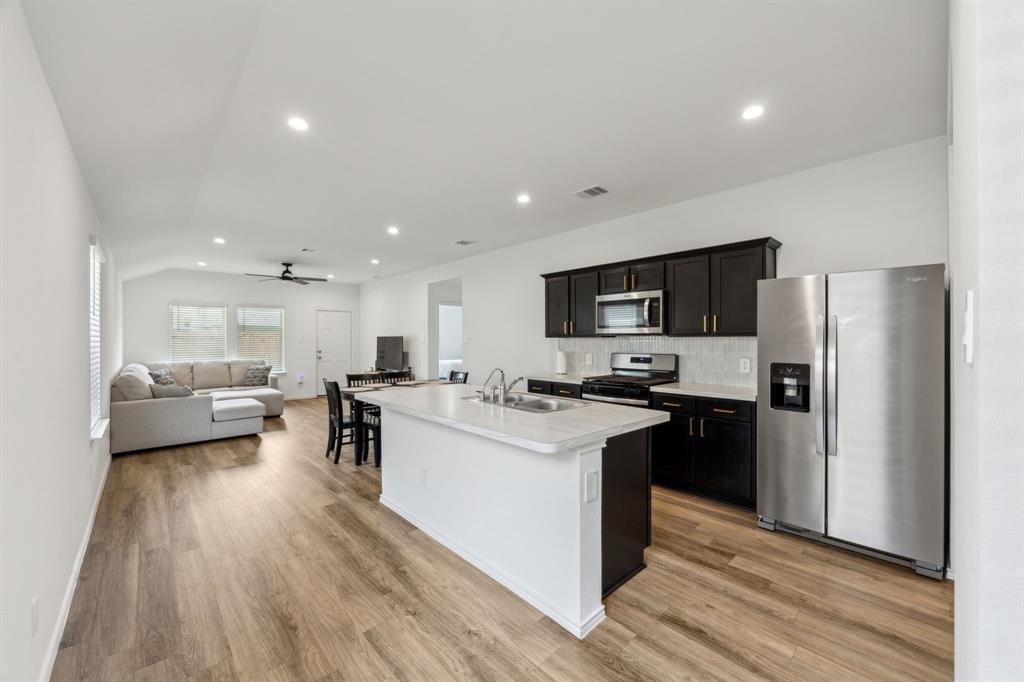 Foto principal - 23699 Silver Concord Dr