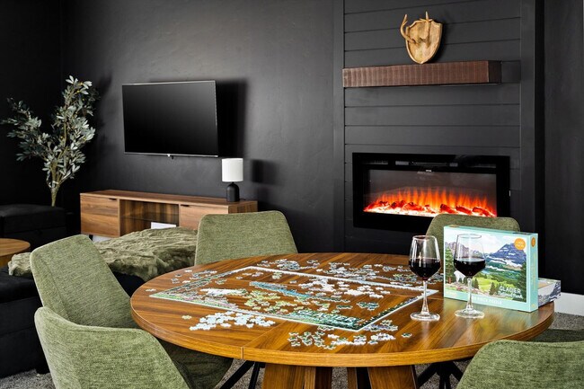 Foto del edificio - 323 Deer Creek Rd