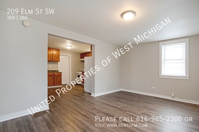 Building Photo - Available Now | 3 Bed, 2 Bath Home | Spaci...