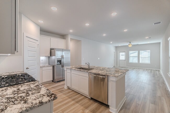 Building Photo - 8611 Blueberry Ash St