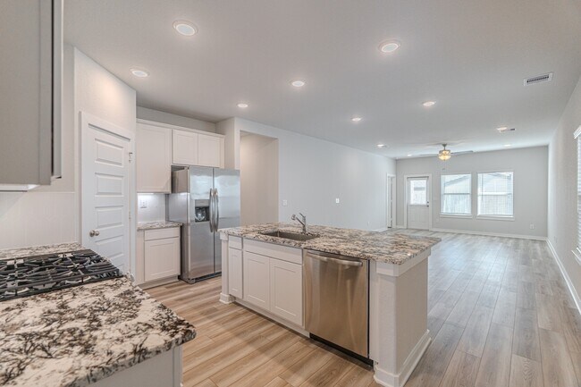 Foto del edificio - 8611 Blueberry Ash St