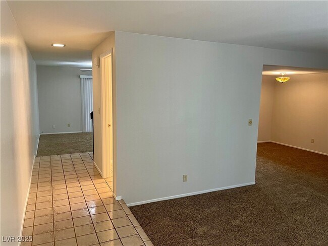 Building Photo - 4535 Brookside Way