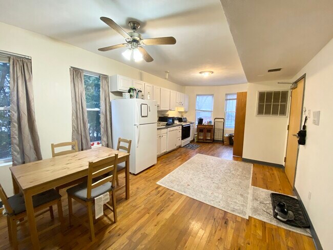 Foto del edificio - 840 Huntington Ave