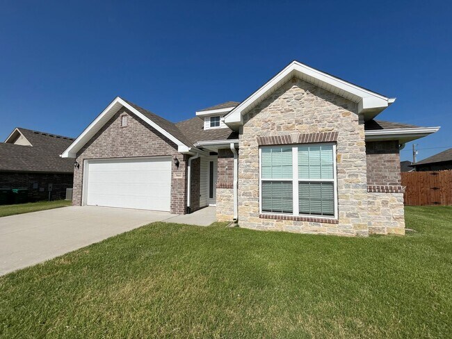 Building Photo - Newer Built 3 Bedroom Home for Rent in Orc...