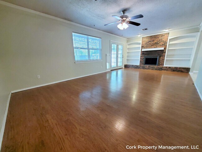 Foto del edificio - 3905 Whispering Heights Dr