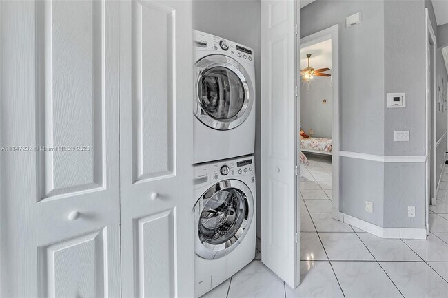 Foto del edificio - 8908 NW 40th St