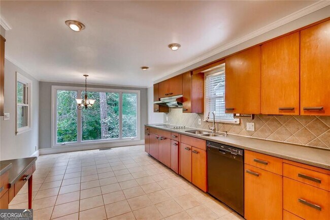 Foto del edificio - 1719 Ridgewood Dr NE