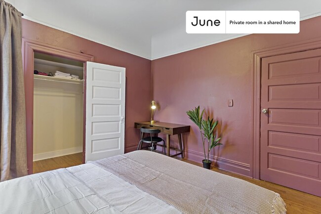 Building Photo - Room in Shared 4 bed/1.5 bath home
