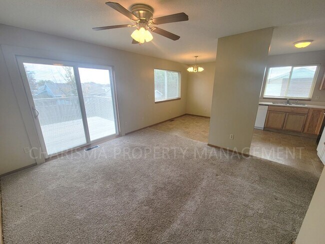 Foto del edificio - COZY 3 BD, 2 BA HOUSE IN NORTHWEST SIOUX FALLS!