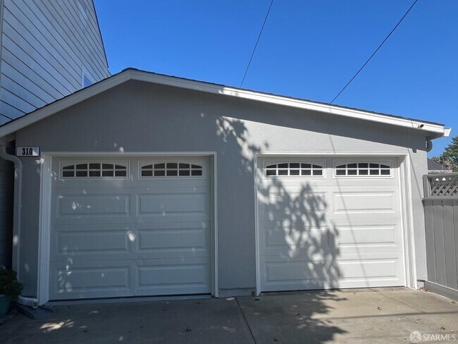 Foto del edificio - 310 Cypress Ave