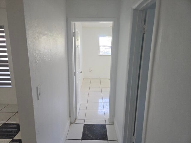 Foto del edificio - 2900 Sunshine Blvd