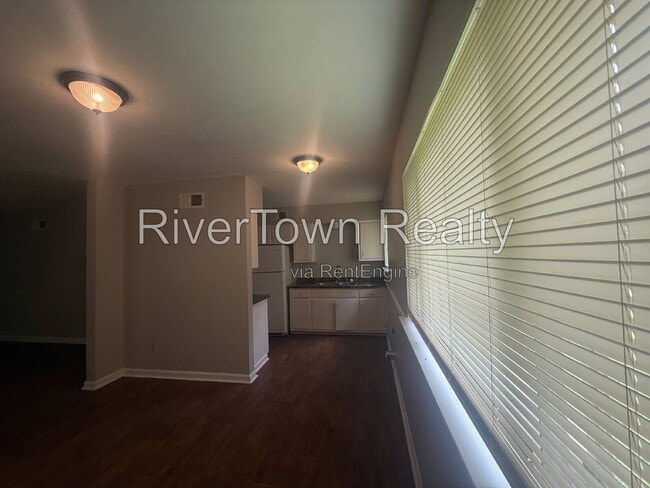 Building Photo - 2451 Debby Cove