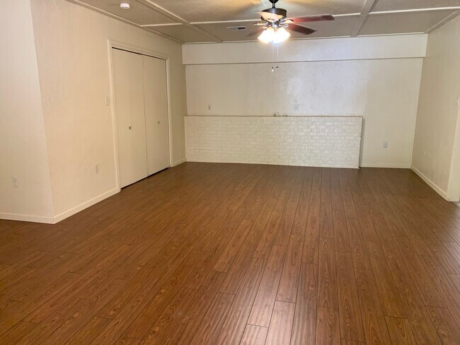 Foto del edificio - 603 NW Glendale Dr